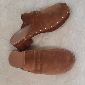 Avellini suede clogs Italian made